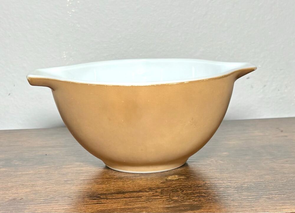 Vintage PYREX #441 Brown Mixing Bowl 1-1/2 PT Made in USA
